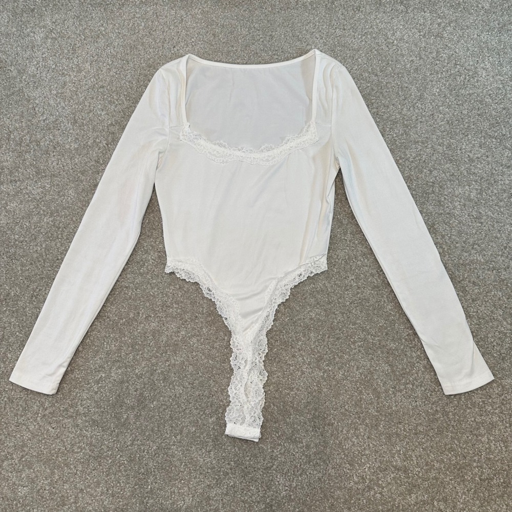 White‎ Bodysuit Lace Trim Square Neck Long Sleeve Thong Top size medium*